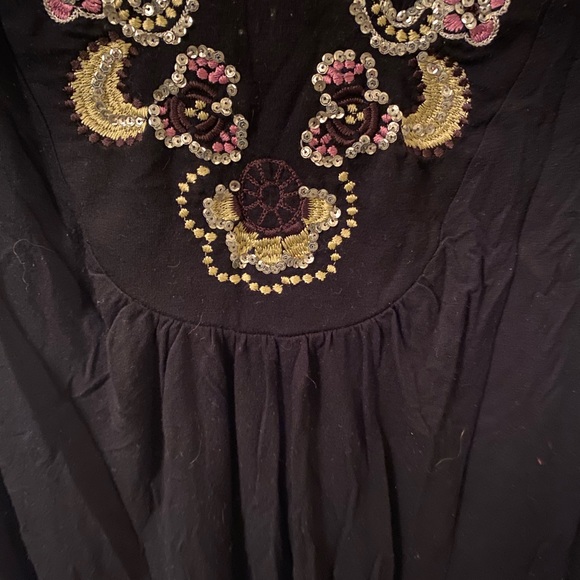 Lane Bryant women’s tunic top with embroidery/ sequin embellishment. Size 18/20. - Picture 5 of 6